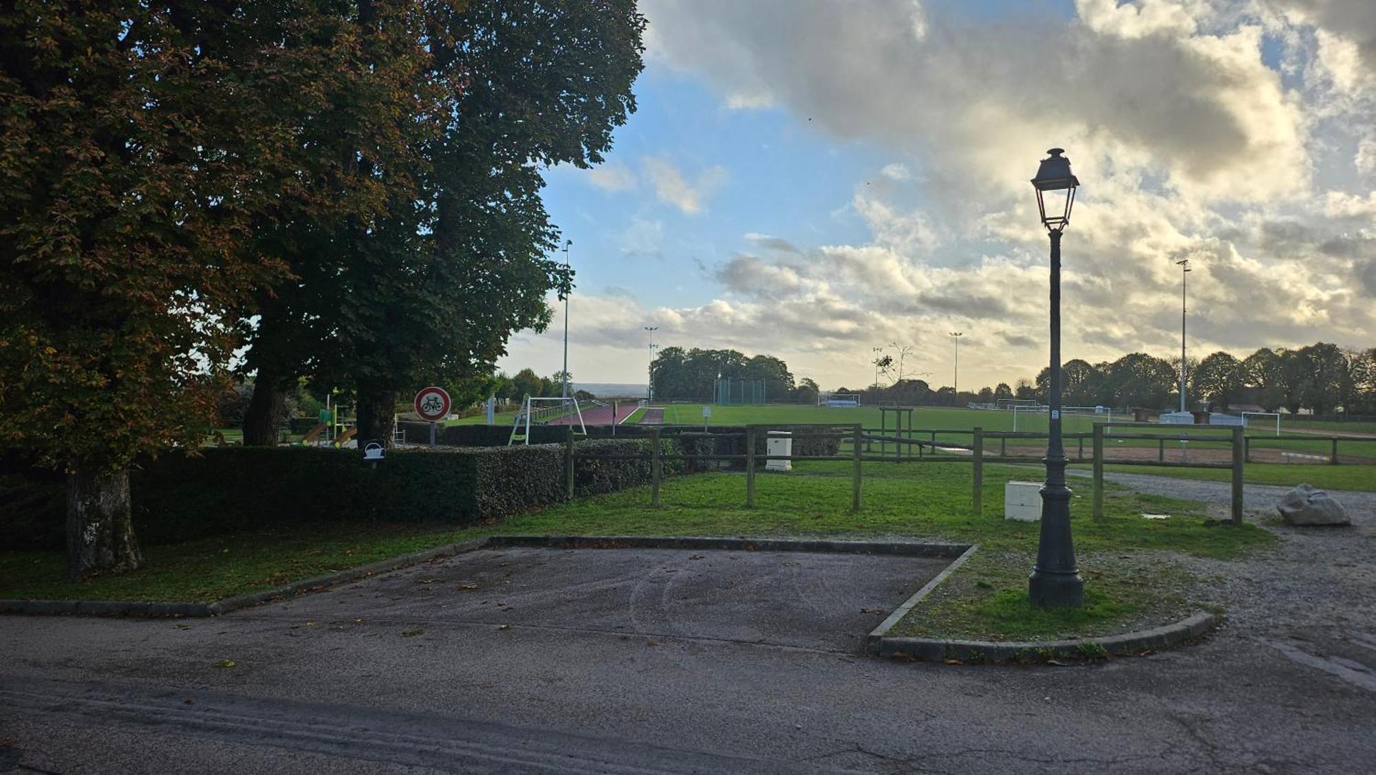 Studio De L'Hippodrome Mortagne-au-Perche Exteriör bild
