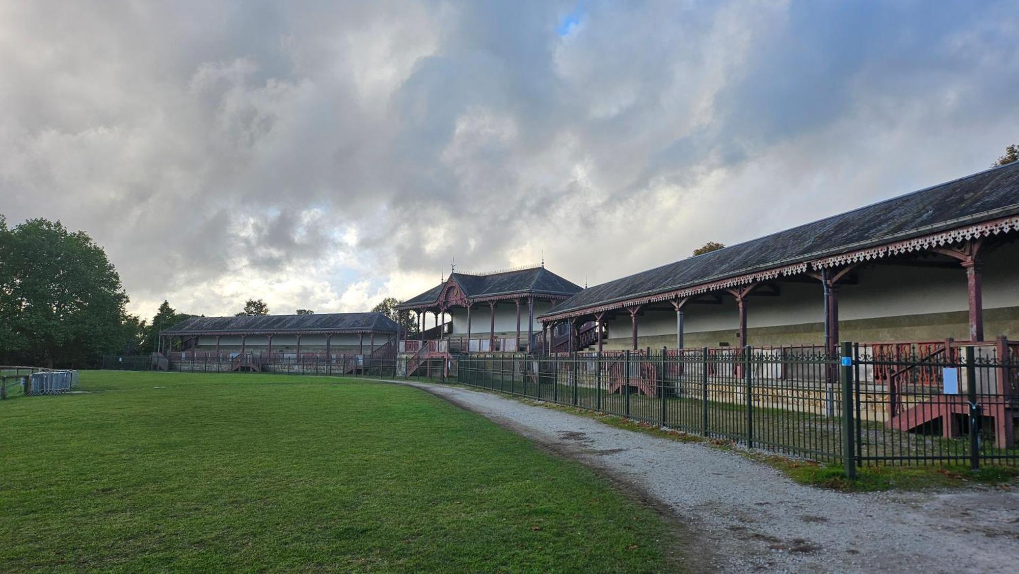 Studio De L'Hippodrome Mortagne-au-Perche Exteriör bild